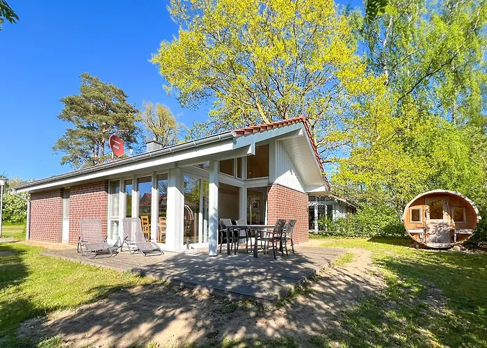 Wiesengeflüster W3 - Mit Fasssauna Und Garten, 300 M Zur Müritz *